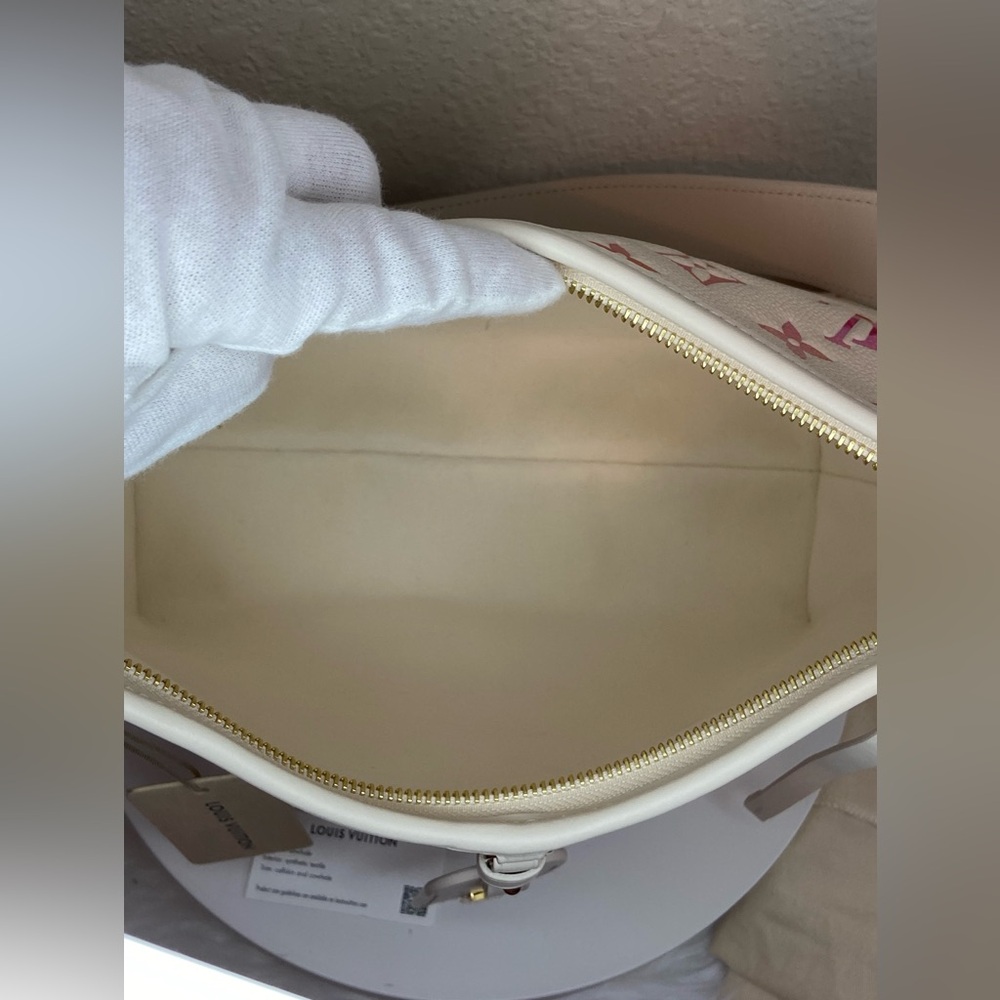 LV NWT LTD EDT LV By the Pool CarryAll PM Shoulder Bag in Sunrise Aquarelle, COA - Picture 11 of 12